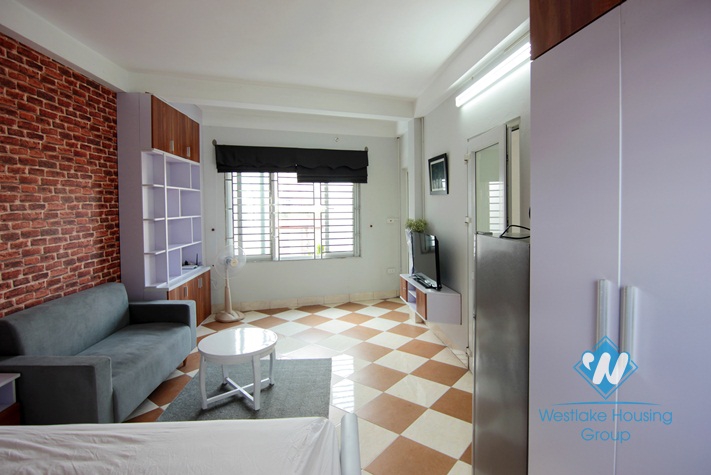 Lake side apartment for rent in Tay Ho with shared terrace